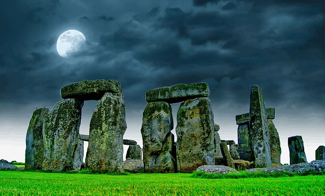stonehenge-741485_640
