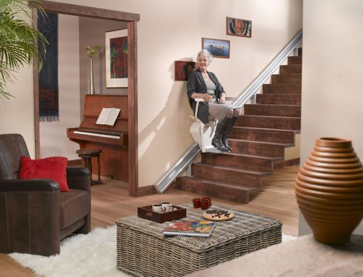comfortlift-trapliften-jade-bochtige-trap-3_1