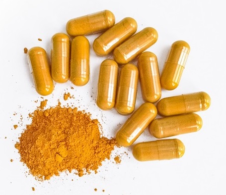kurkumapoeder-en-pillen